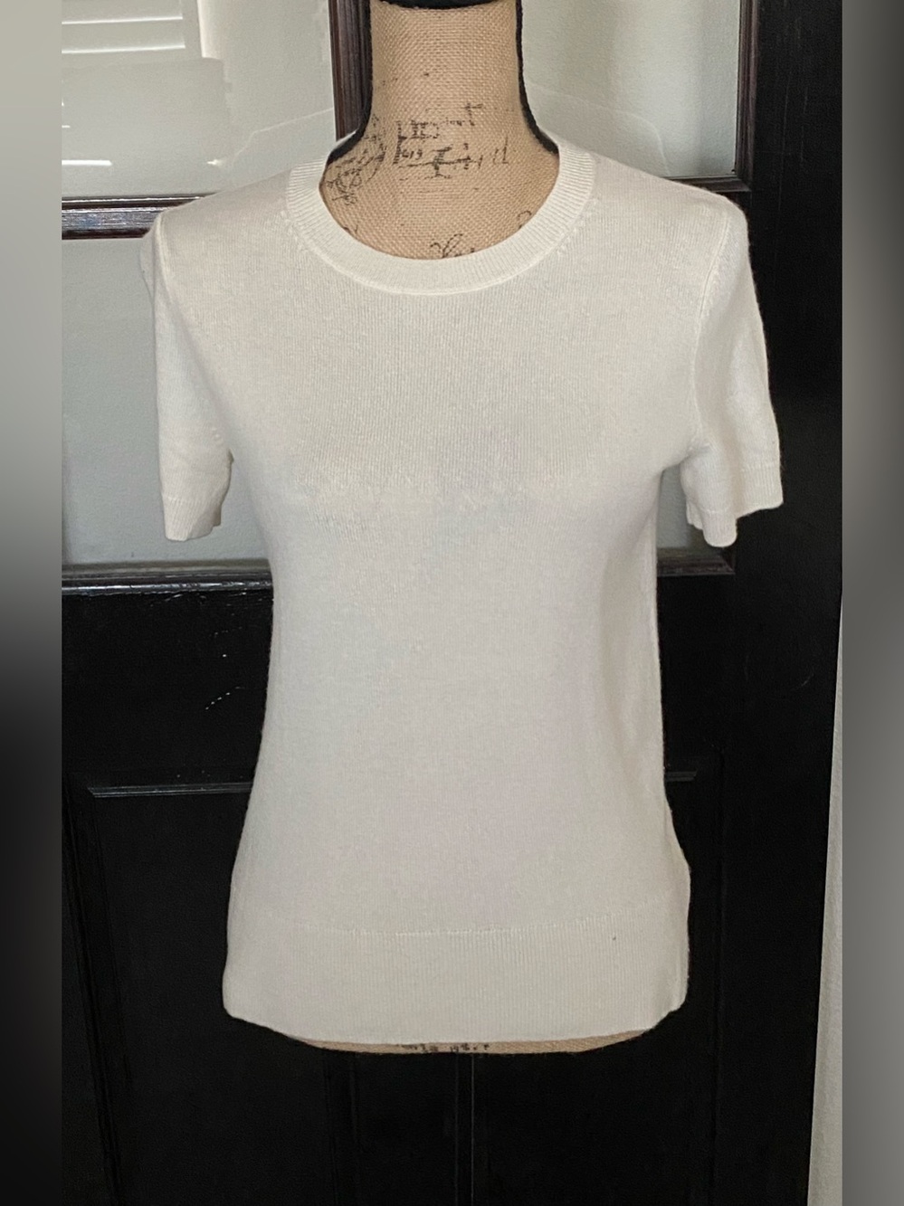 NWOT. Theory Cashmere Cream Short-Sleeve Knit Sweater, Sz S